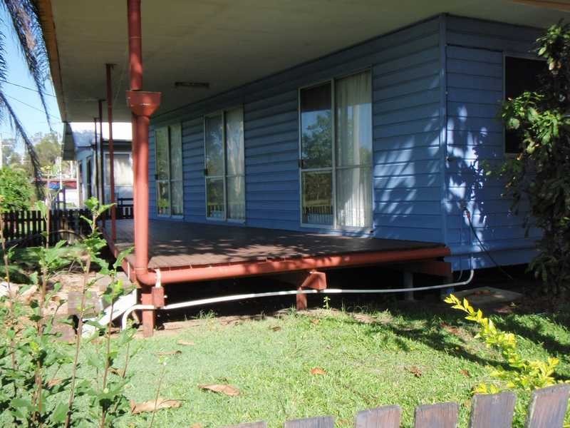 33 The Esplanade, Sandstone Point QLD 4511