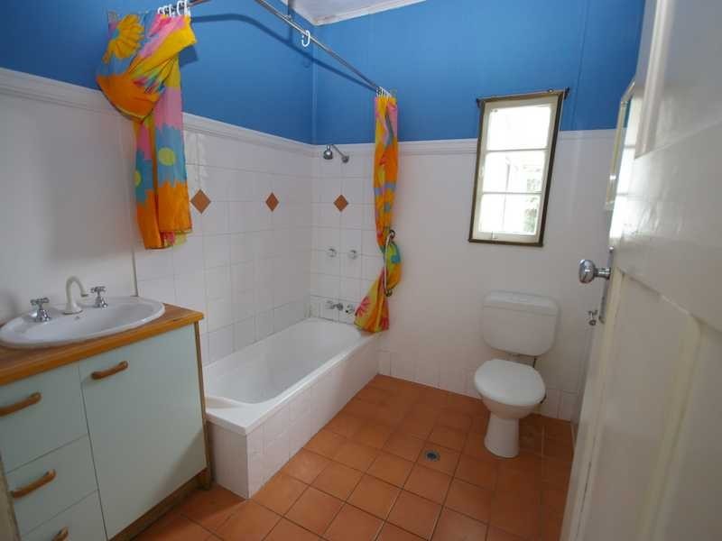 148 Bishop Road, Beachmere QLD 4510