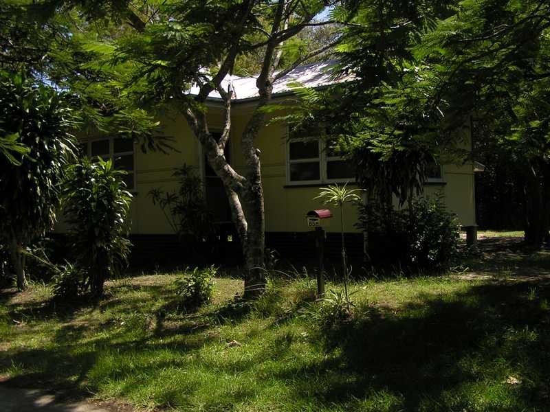 858 Beachmere Road, Beachmere QLD 4510