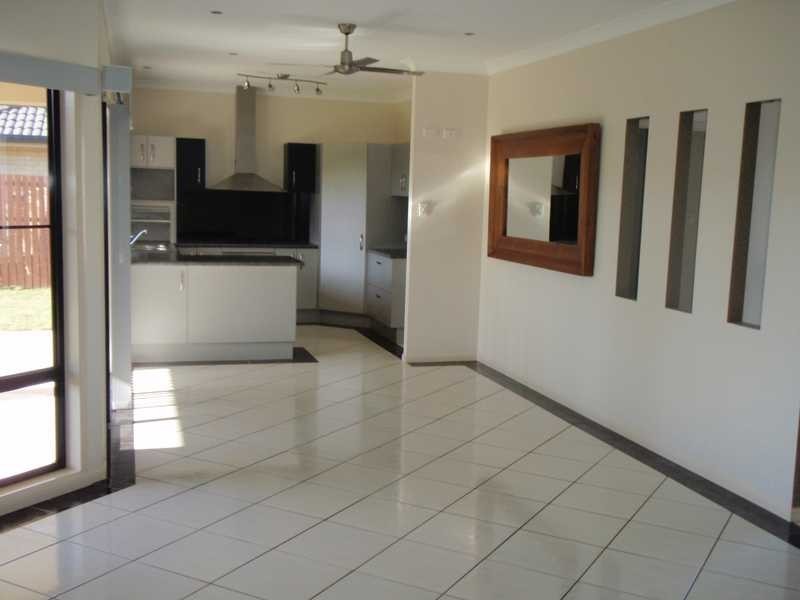 17 Apollo Crescent, Beachmere QLD 4510