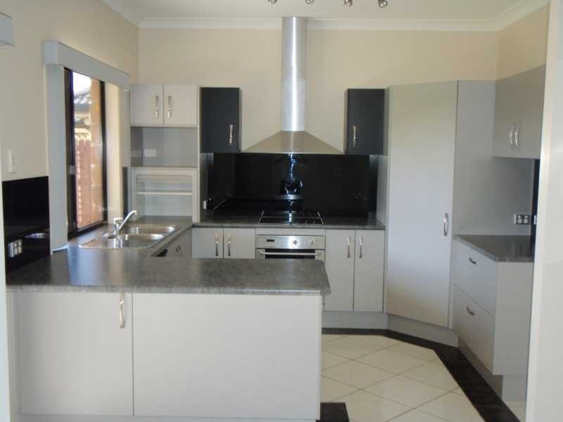 17 Apollo Crescent, Beachmere QLD 4510