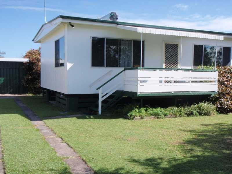 94 Biggs Avenue, Beachmere QLD 4510