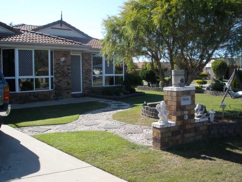2 Spray Court, Beachmere QLD 4510
