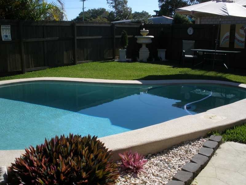 2 Spray Court, Beachmere QLD 4510