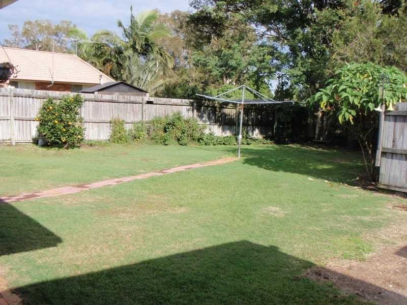 11 Intrepid Court, Beachmere QLD 4510