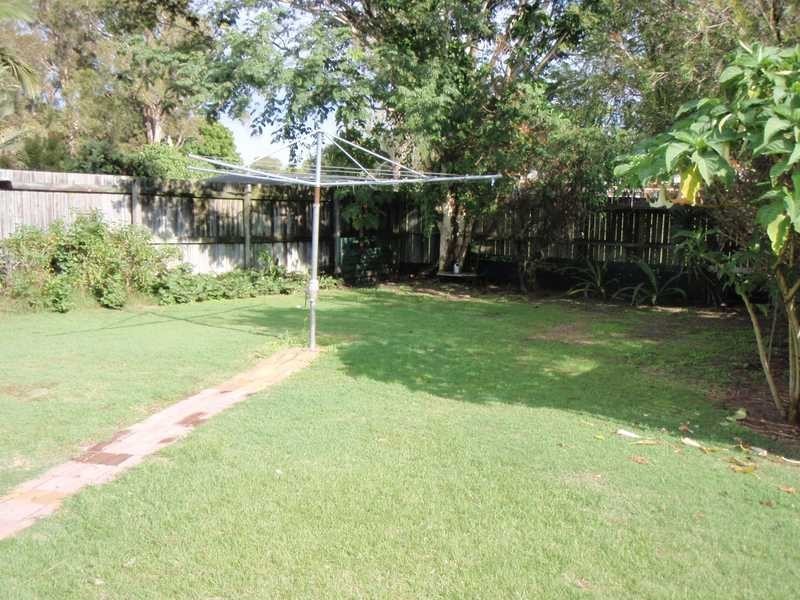 11 Intrepid Court, Beachmere QLD 4510