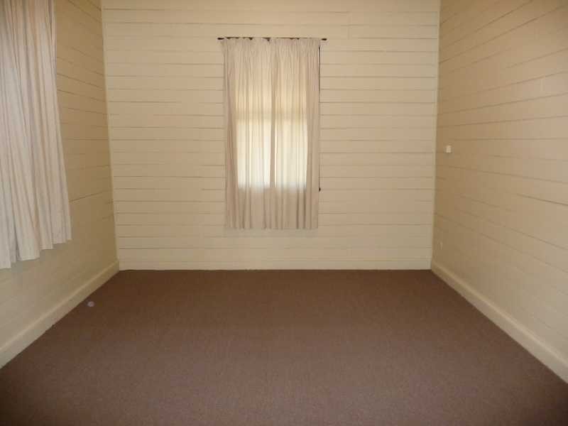 2 Bishop Road, Beachmere QLD 4510