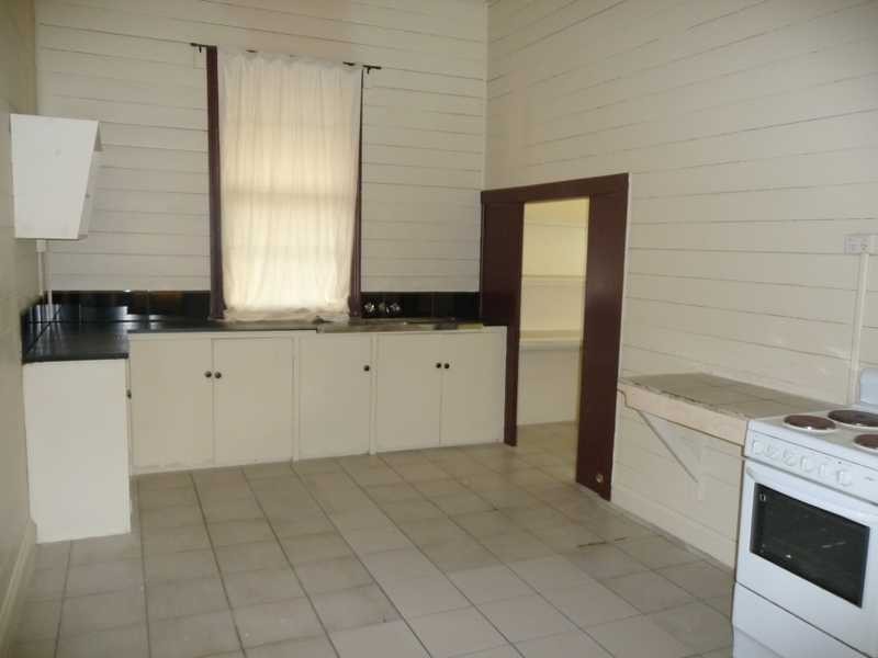 2 Bishop Road, Beachmere QLD 4510