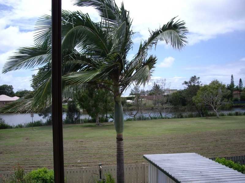 1 Trevor Street, Beachmere QLD 4510