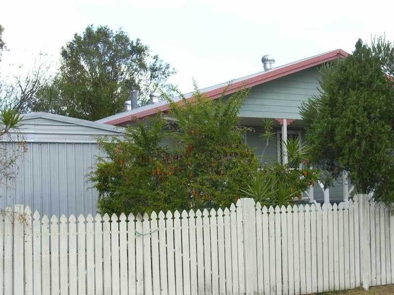 2 Dwyer Street, Beachmere QLD 4510