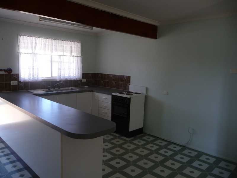 77 Moreton Terrace, Beachmere QLD 4510