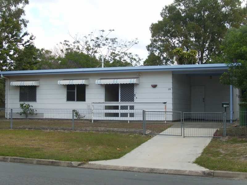 18 Dwyer Street, Beachmere QLD 4510