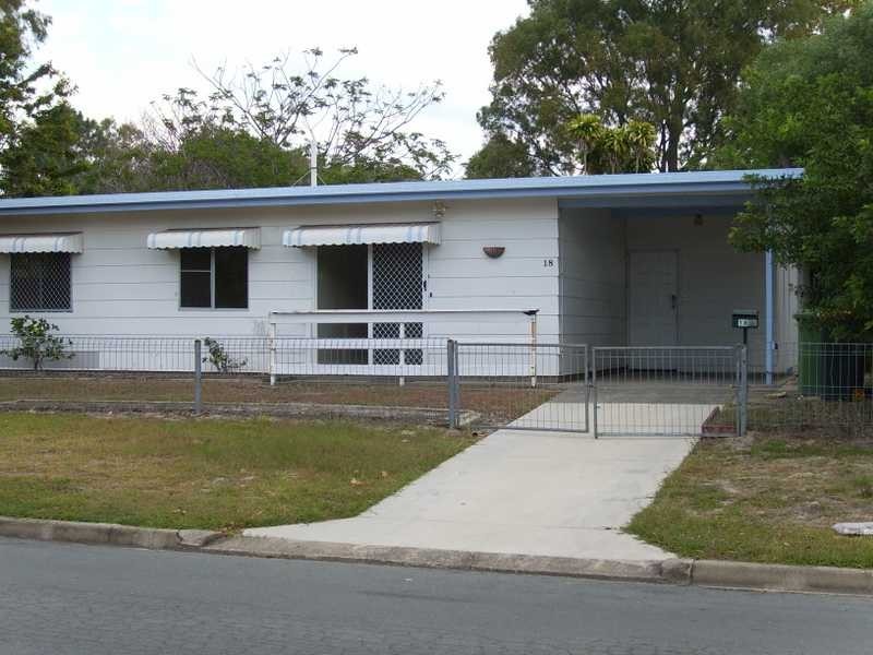 18 Dwyer Street, Beachmere QLD 4510