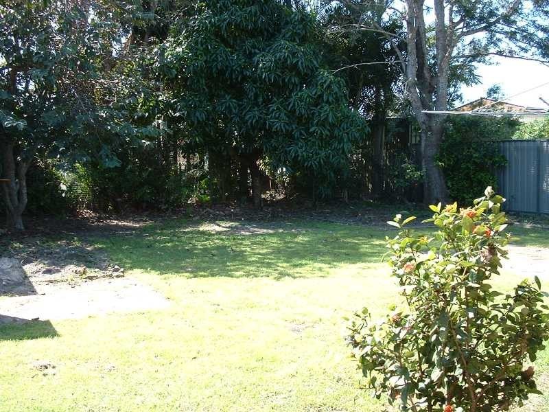 127 Bishop Rd, Beachmere QLD 4510