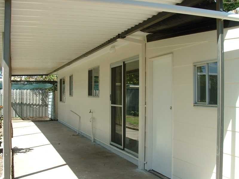 25 Gillian St, Beachmere QLD 4510