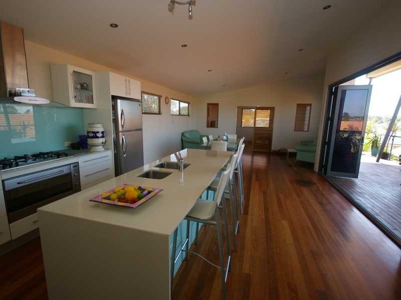 3 Wistari Way, Beachmere QLD 4510