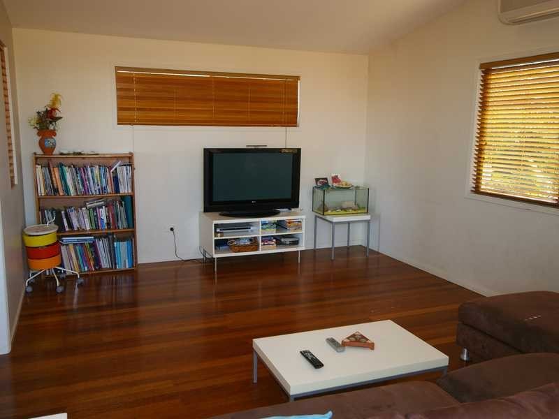 3 Wistari Way, Beachmere QLD 4510