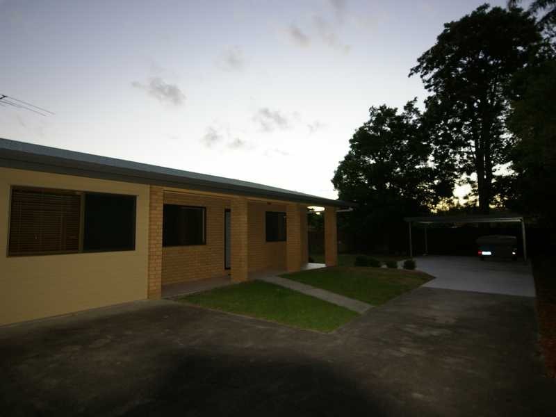 Unit 2/68 James Road, Beachmere QLD 4510