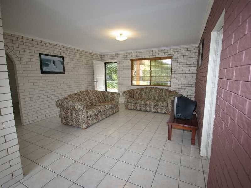 Unit 2/68 James Road, Beachmere QLD 4510