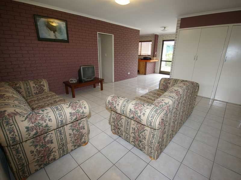 Unit 2/68 James Road, Beachmere QLD 4510