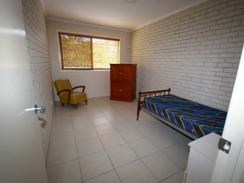 Unit 2/68 James Road, Beachmere QLD 4510