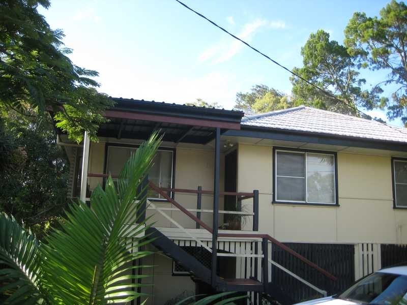 860 Beachmere Road, Beachmere QLD 4510