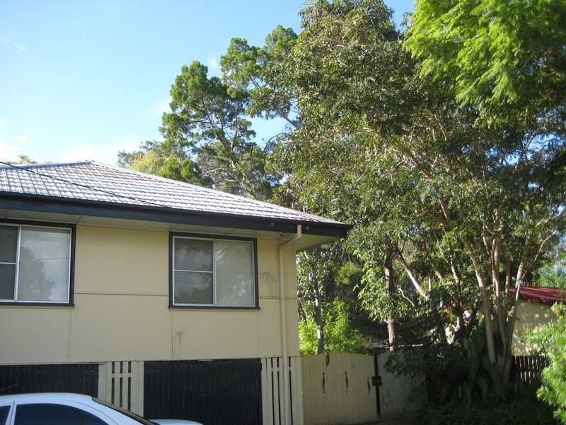 860 Beachmere Road, Beachmere QLD 4510