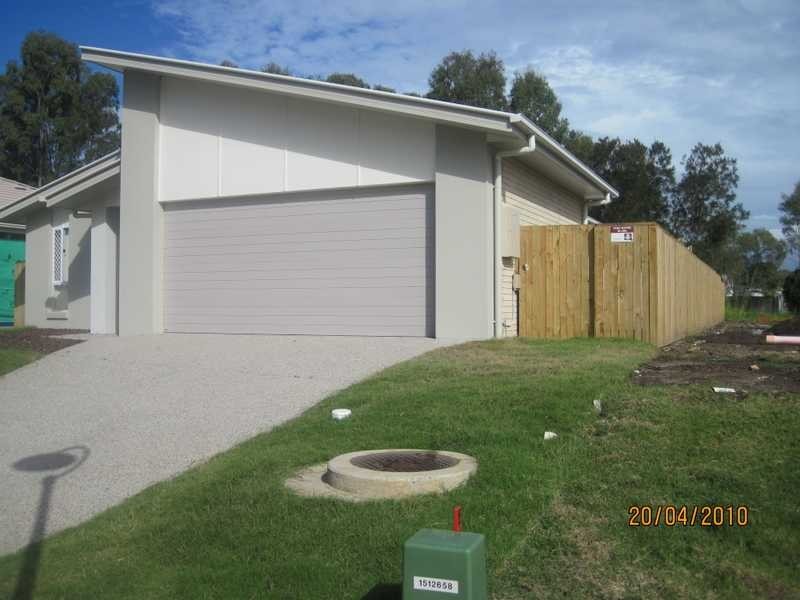 17 Adam Street, Beachmere QLD 4510