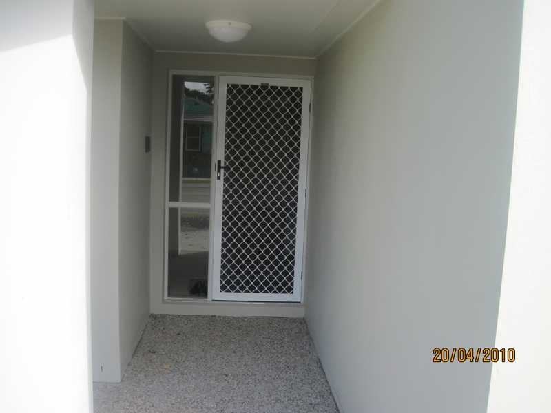 17 Adam Street, Beachmere QLD 4510