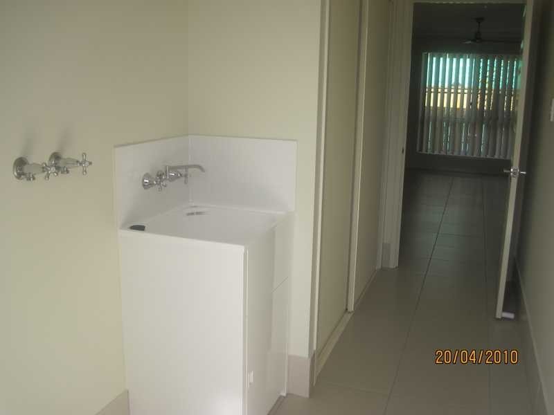 17 Adam Street, Beachmere QLD 4510