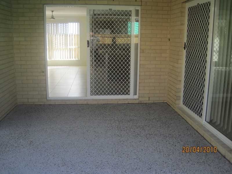 17 Adam Street, Beachmere QLD 4510