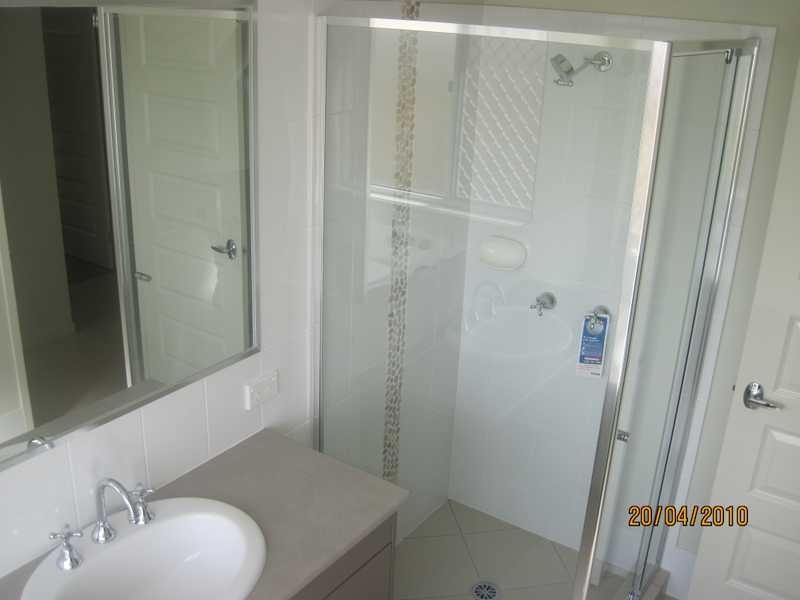 17 Adam Street, Beachmere QLD 4510