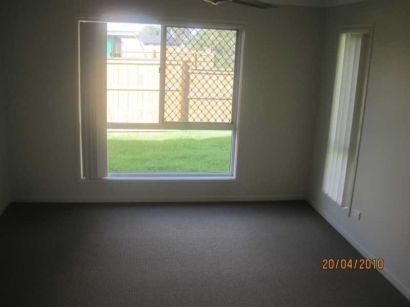 17 Adam Street, Beachmere QLD 4510