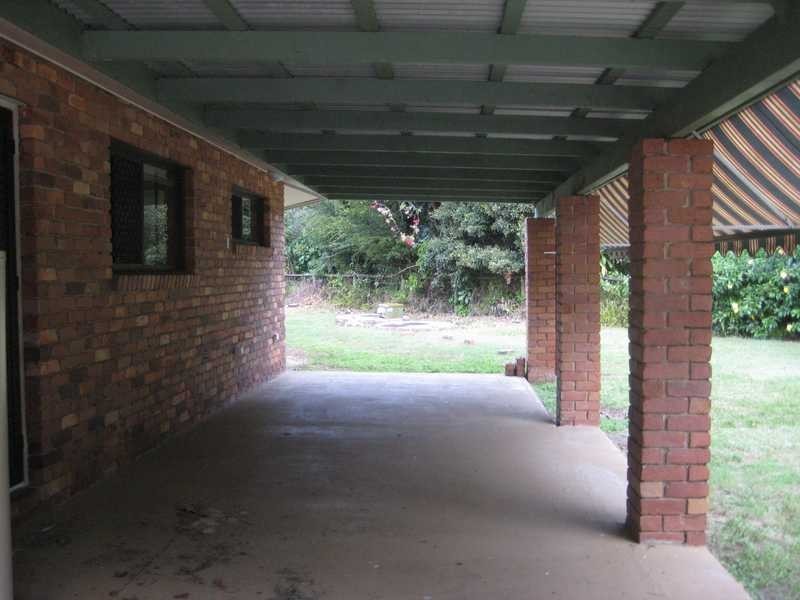 18 Randolph St, Beachmere QLD 4510