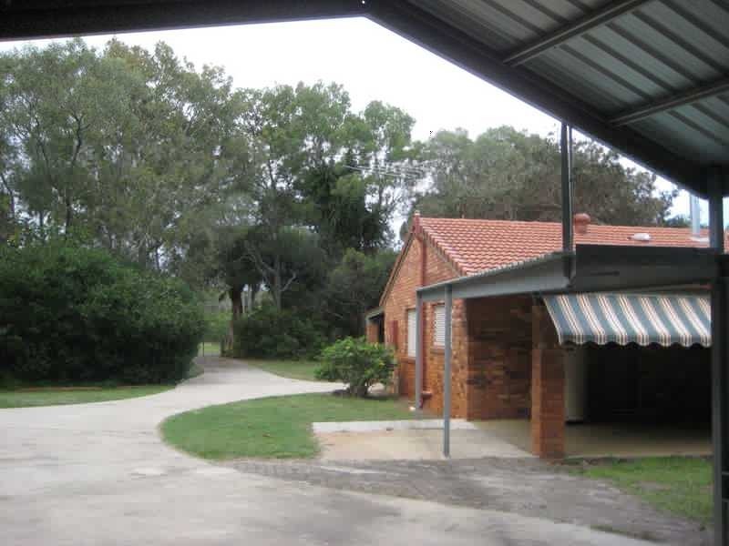 18 Randolph St, Beachmere QLD 4510