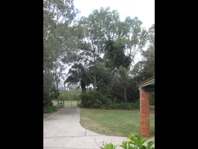 18 Randolph St, Beachmere QLD 4510