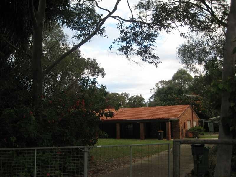 18 Randolph St, Beachmere QLD 4510