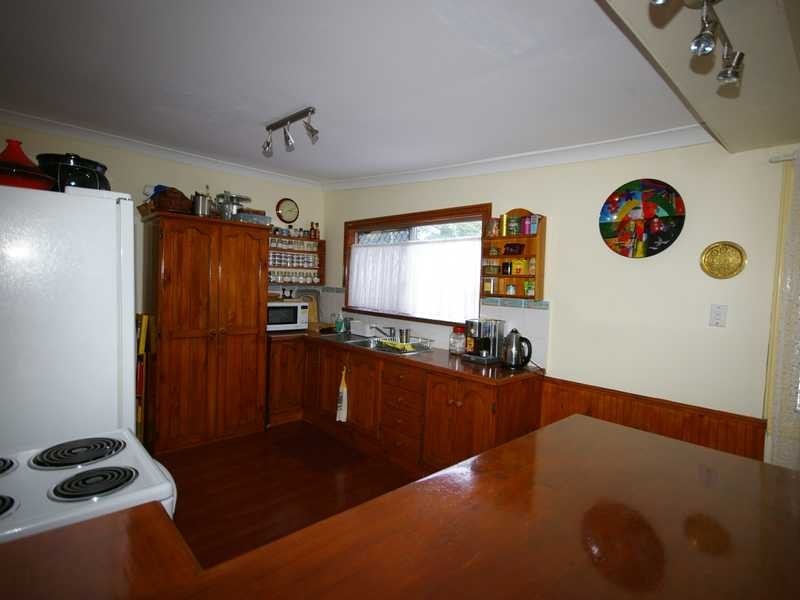 10 Gibson Street, Beachmere QLD 4510