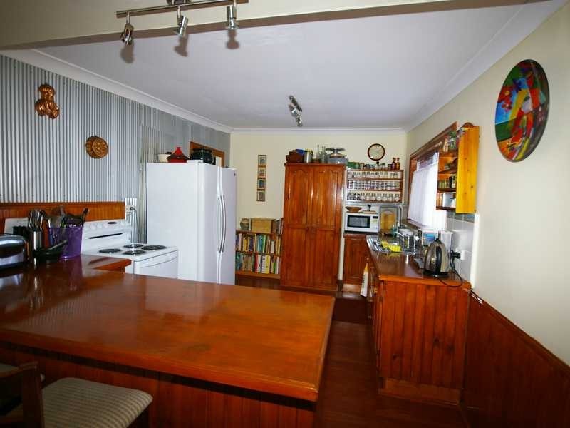 10 Gibson Street, Beachmere QLD 4510