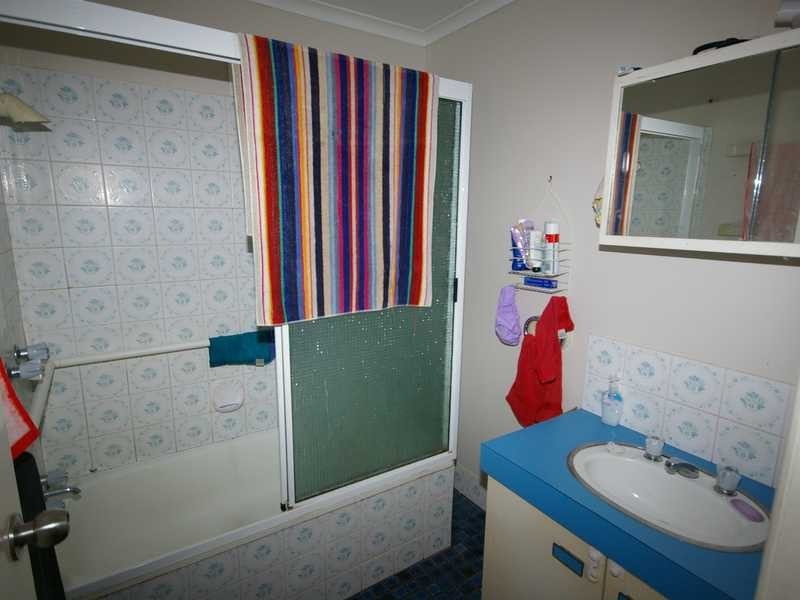 20 Fiona Street, Beachmere QLD 4510