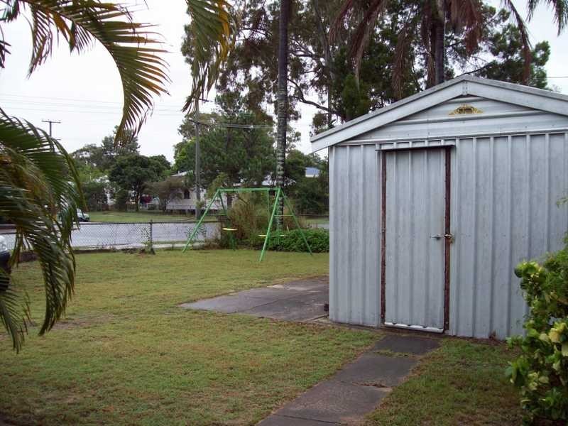 27 Main Street, Beachmere QLD 4510