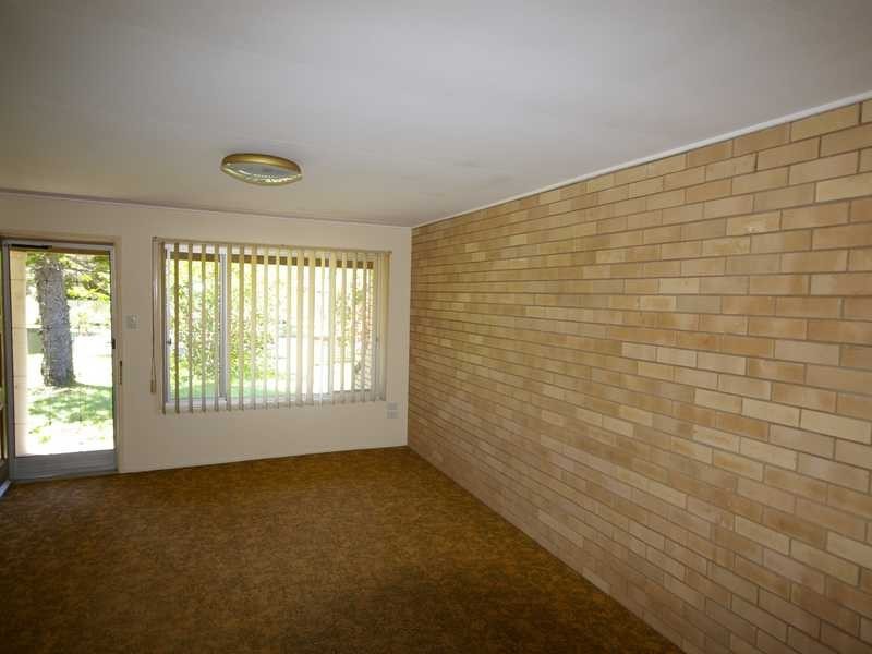 2/62 Coronation Avenue, Beachmere QLD 4510
