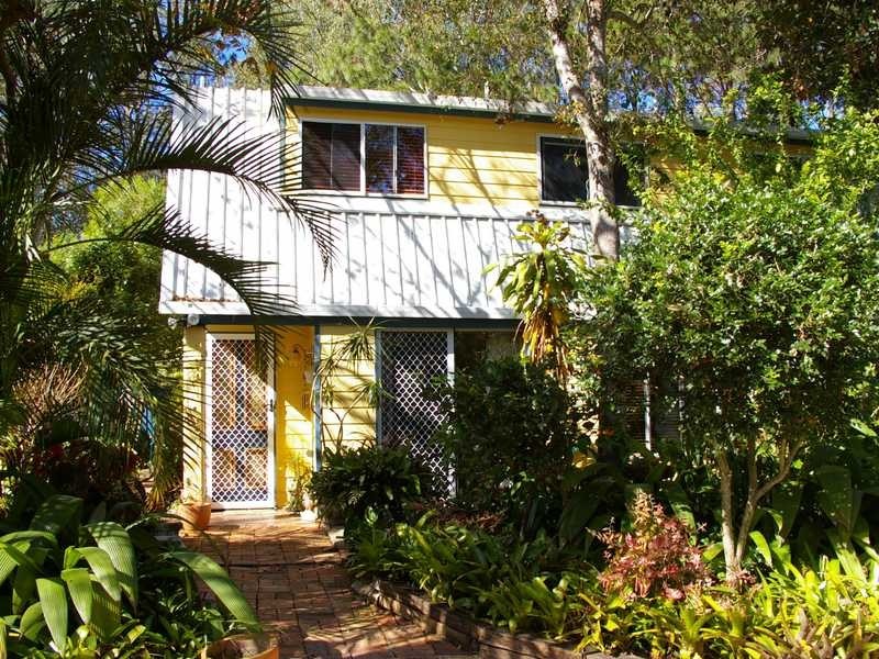 12 Riversleigh Rd, Beachmere QLD 4510