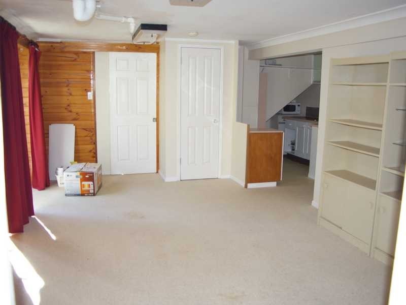 12 Riversleigh Rd, Beachmere QLD 4510