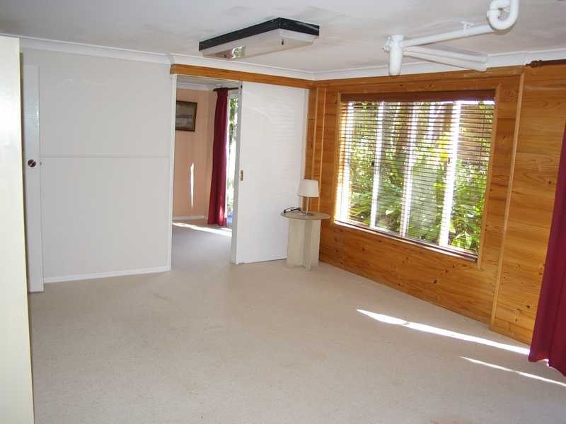 12 Riversleigh Rd, Beachmere QLD 4510