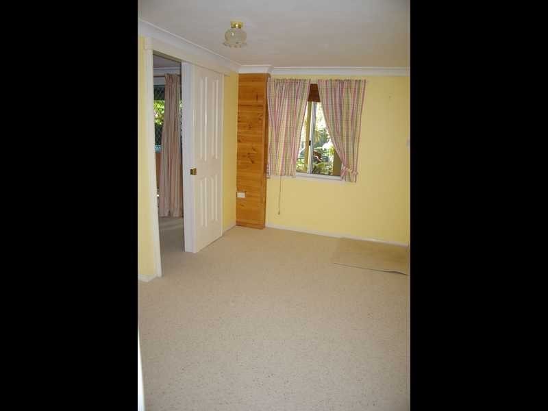 12 Riversleigh Rd, Beachmere QLD 4510