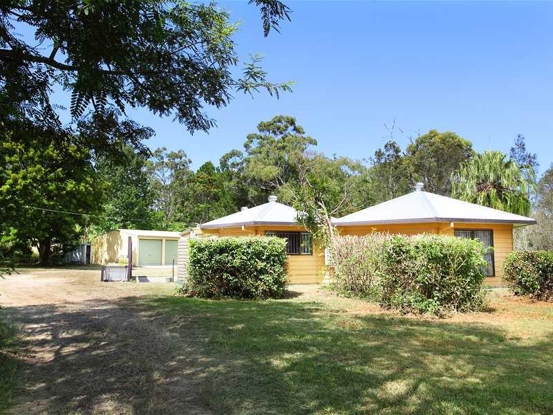 381 Bishop Rd, Beachmere QLD 4510