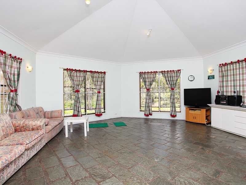 381 Bishop Rd, Beachmere QLD 4510