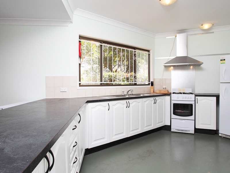 381 Bishop Rd, Beachmere QLD 4510