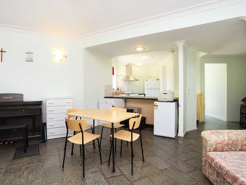 381 Bishop Rd, Beachmere QLD 4510